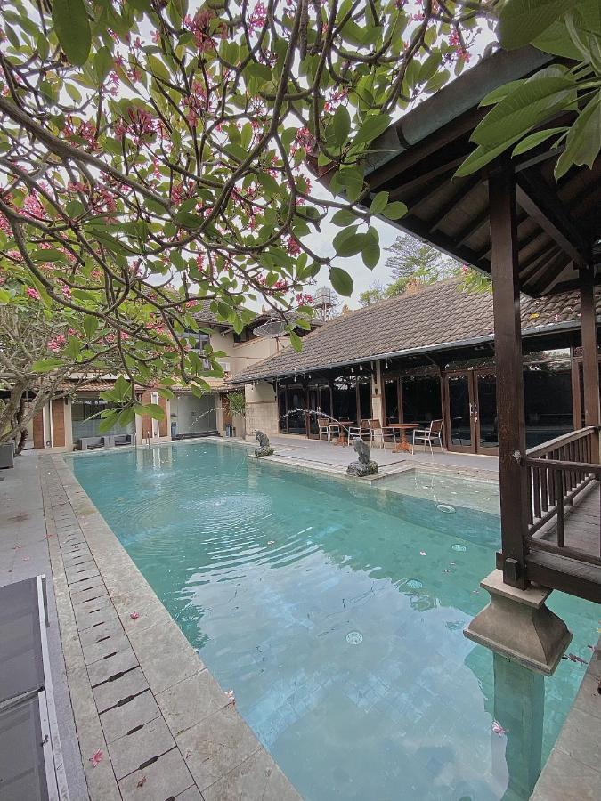 Chrome Hotel & Resort Solo Colomadu Ngoại thất bức ảnh