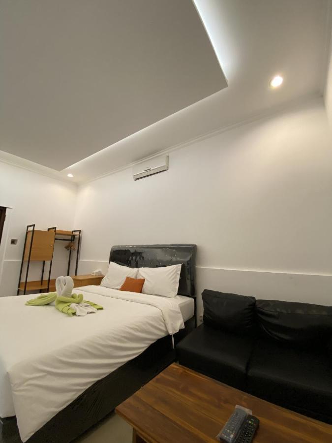Chrome Hotel & Resort Solo Colomadu Ngoại thất bức ảnh