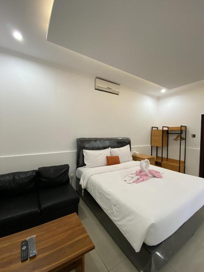 Chrome Hotel & Resort Solo Colomadu Ngoại thất bức ảnh