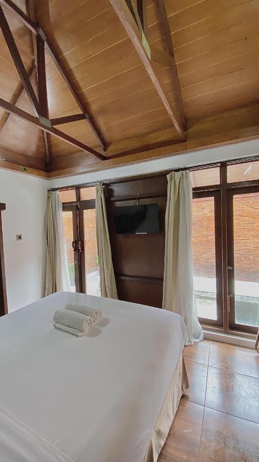 Chrome Hotel & Resort Solo Colomadu Ngoại thất bức ảnh