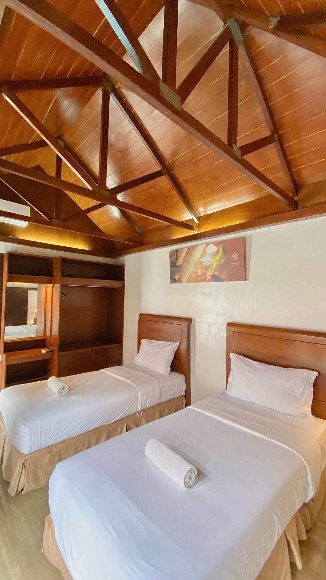 Chrome Hotel & Resort Solo Colomadu Ngoại thất bức ảnh